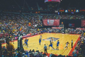 半岛体育官方网站-Uzi连续二十场比赛高分挺进下一轮，皇家马德里挑战极限巅峰之战！